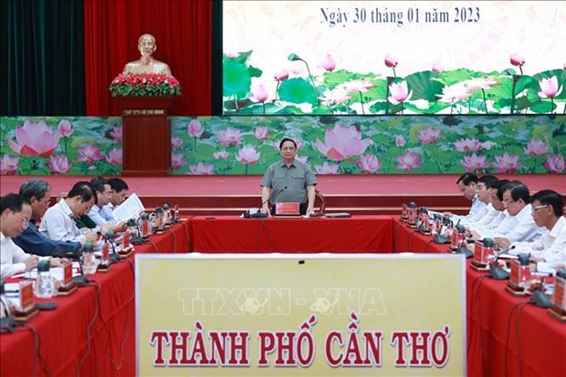 Le PM appelle a accelerer la construction des autoroutes dans le delta du Mekong hinh anh 1