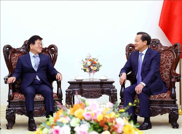 Le haut legislateur recoit l'ancien president de l'AN de la Republique de Coree hinh anh 3