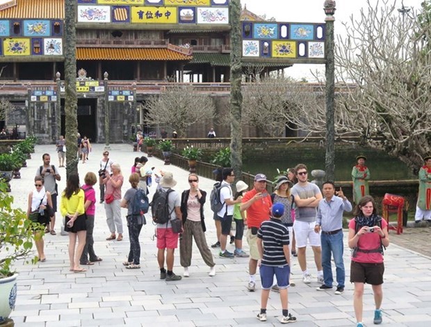 Tet : plus de 50.000 touristes etrangers a Hue hinh anh 1