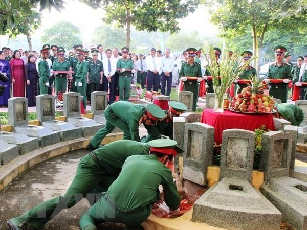 Kien Giang : rapatriement de pres de 2.000 restes de soldats tombes au Cambodge hinh anh 1