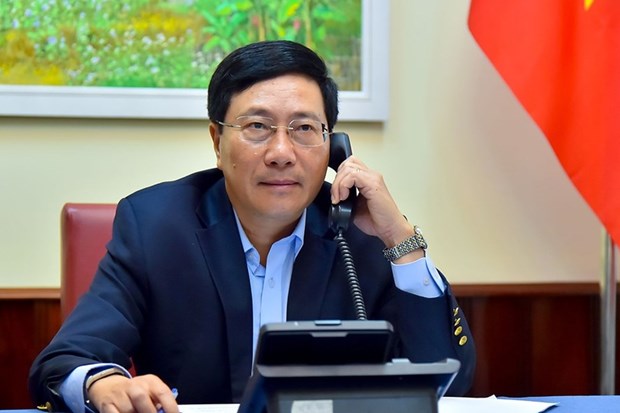 Conversation telephonique entre le vice-PM Pham Binh Minh et le ministre philippin des AE hinh anh 1