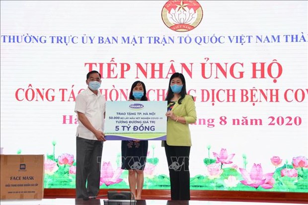 Hanoi et Quang Ngai recoivent des dons pour lutter contre le COVID-19 hinh anh 1