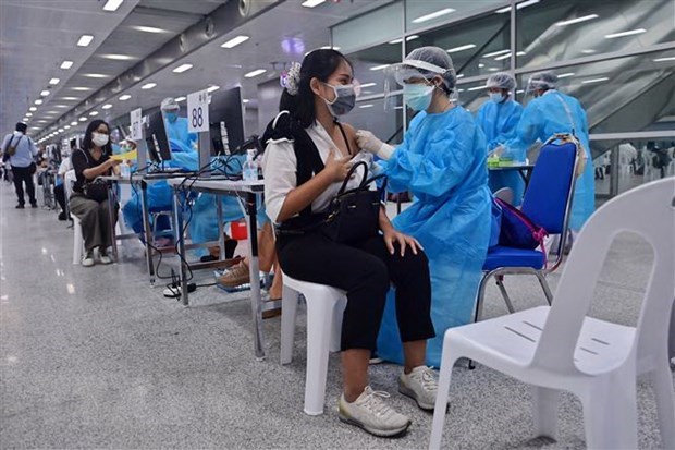 COVID-19: la Thailande assure que les expatries auront acces a la vaccination hinh anh 1