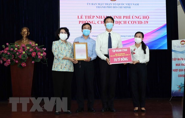 Ho Chi Minh-Ville: plus de 99 milliards de dongs pour la lutte contre le COVID-19 hinh anh 1