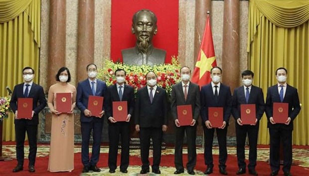 Le president Nguyen Xuan Phuc assigne des taches a huit nouveaux ambassadeurs hinh anh 1