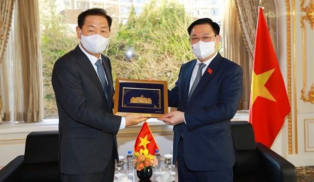 Le president de l'AN vietnamienne recoit des dirigeants d'entreprises sud-coreennes hinh anh 1