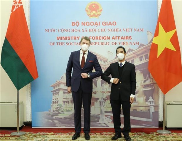 Le Vietnam souhaite renforcer la cooperation multiforme avec la Bielorussie hinh anh 1