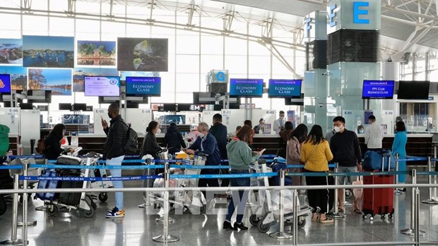 Le nombre de passagers passant par les aeroports de Noi Bai et Tan Son Nhat atteint un niveau record hinh anh 1