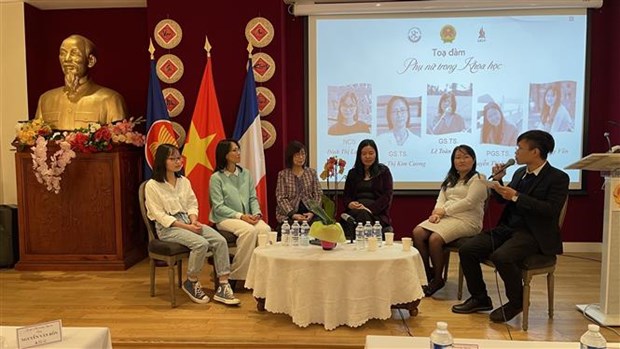 Echange de generations de femmes scientifiques vietnamiennes en France hinh anh 2