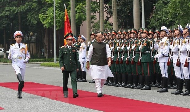 Le ministre indien de la Defense en visite officielle au Vietnam hinh anh 1