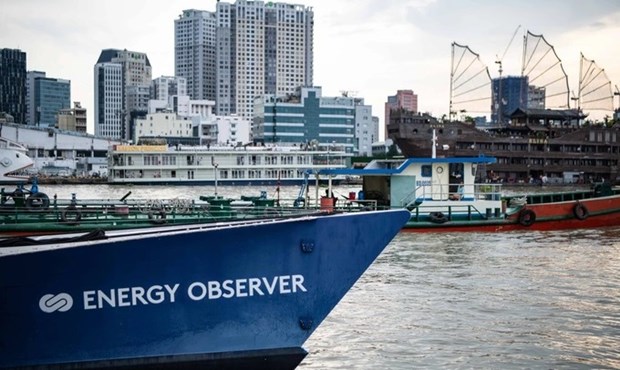 Le Vietnam, nouvelle escale du navire a zero emission Energy Observer hinh anh 1