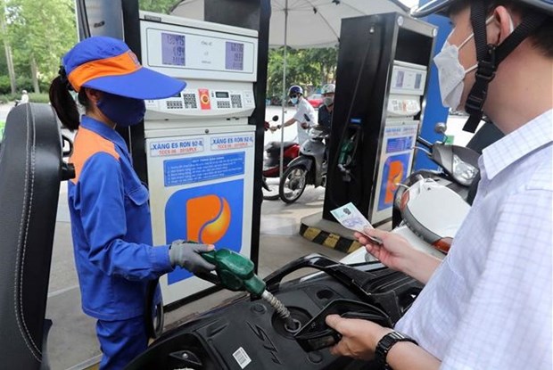 Les prix de l'essence reduisent de plus de 3.000 dongs le litre hinh anh 2
