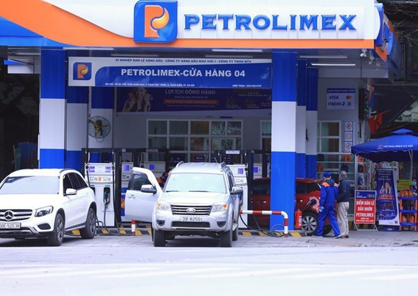 Petrolimex se concentre sur la gestion de ses stocks hinh anh 2