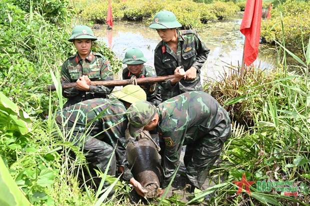 Quang Ninh: neutralisation reussie d'une bombe de pres de 230 kg hinh anh 1