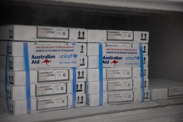 COVID-19 : L'Australie livre du vaccin et cinq camions refrigeres au Vietnam hinh anh 2
