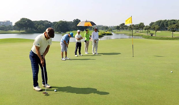 Creer une force motrice pour le tourisme de golf a Hanoi hinh anh 2