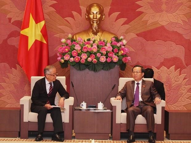 Le vice-president de l’AN Phung Quoc Hien recoit un vice-president de la JICA hinh anh 1
