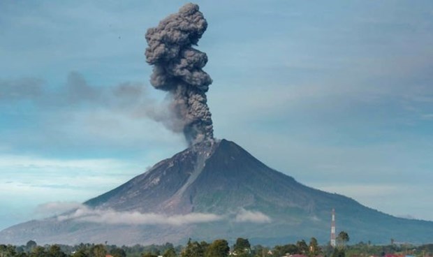 Indonesie: le volcan Ili Lewotolok se reveille hinh anh 1