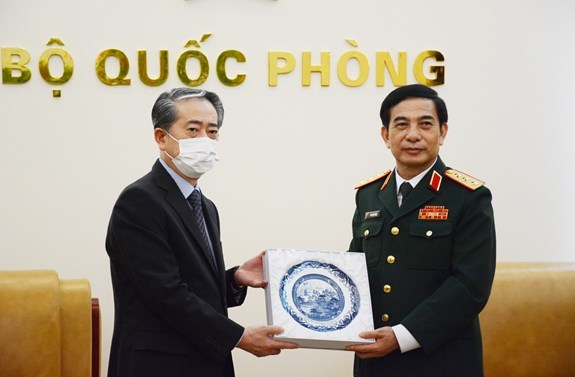 Defense: promouvoir la cooperation entre le Vietnam et le Laos, le Cambodge, la Chine et la Russie hinh anh 3