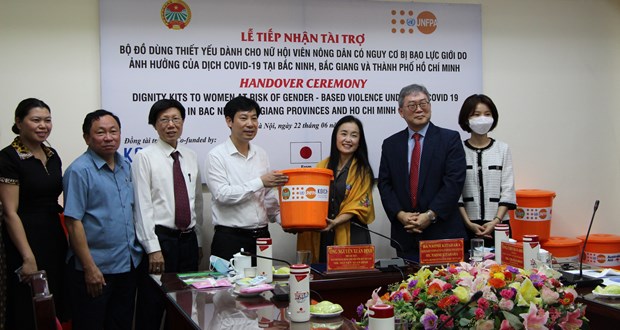 Le FNUAP offre une assistance aux femmes et filles vietnamiennes dans des foyers epidemiques hinh anh 1