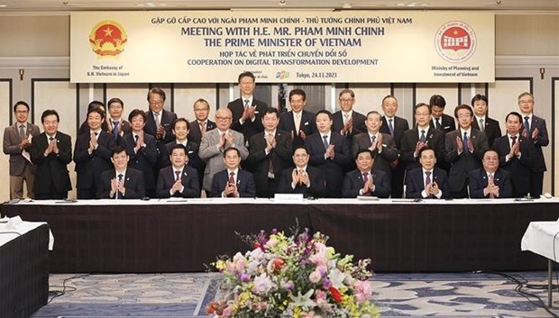 Le PM vietnamien rencontre des dirigeants d'entreprises japonaises dans la transformation numerique hinh anh 1