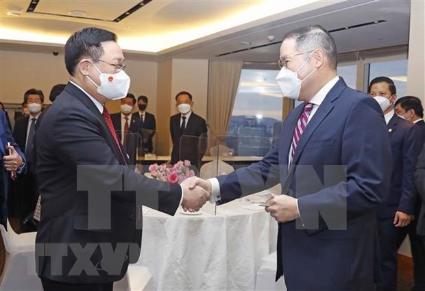 Le president de l'AN rencontre des hommes d’affaires sud-coreens hinh anh 1