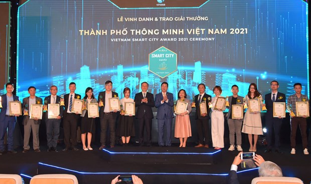 Da Nang remporte le prix « Ville intelligente du Vietnam » 2021 dans plusieurs domaines hinh anh 1