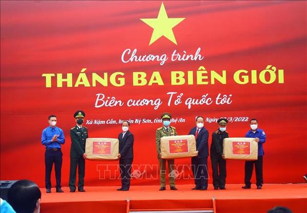 Vietnam-Laos : Nghe An et Xieng Khouang renforcent leur cooperation integrale hinh anh 1