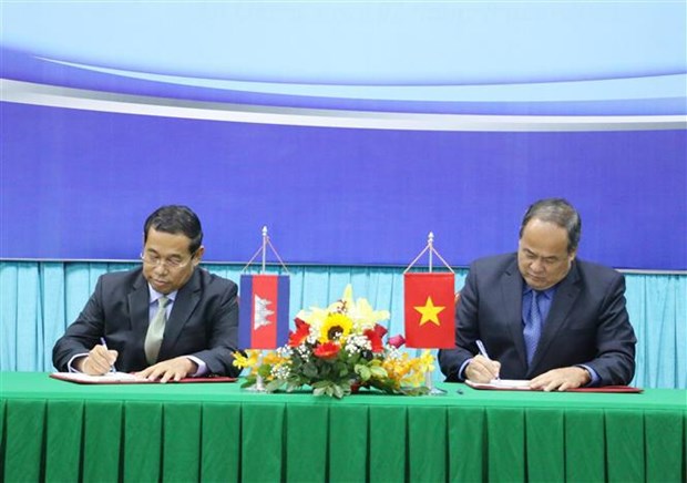 An Giang (Vietnam) et Takeo (Cambodge) renforcent leur cooperation hinh anh 2