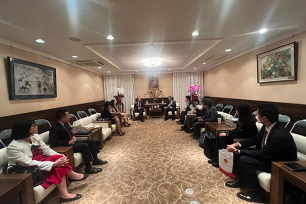 Une delegation du Comite d'Etat charge des Vietnamiens d'outre-mer visite le Japon hinh anh 1