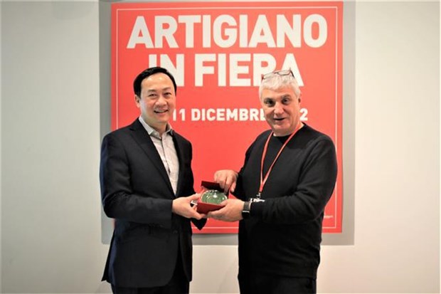 Salon « Artigiano in Fiera », opportunites de promotion de l'artisanat vietnamien en Italie hinh anh 1