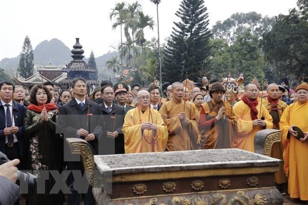 Hanoi : Ouverture de la fete de la pagode des Parfums et de celle de Giong au Temple de Soc Son hinh anh 1