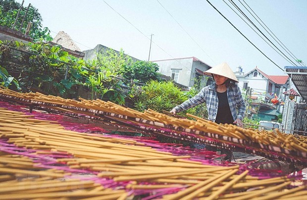 Les celebres villages de fabrication d'encens traditionnels du Vietnam hinh anh 2