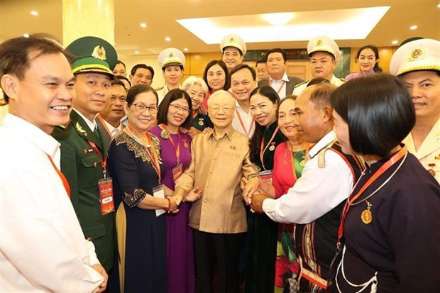 Le leader du PCV rencontre des personnes exemplaires dans le mouvement de suivre l’exemple du President Ho Chi Minh hinh anh 2