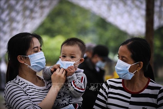 Des experts etrangers estiment le succes du Vietnam dans sa lutte contre le coronavirus hinh anh 1