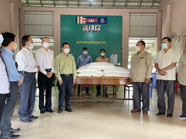L’hopital Cho Ray Phnom Penh conjugue ses efforts avec le Cambodge pour lutter contre le coronavirus hinh anh 1