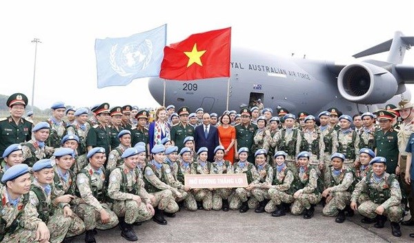 Le president a la ceremonie de depart des forces vietnamiennes de maintien de la paix de l’ONU hinh anh 1