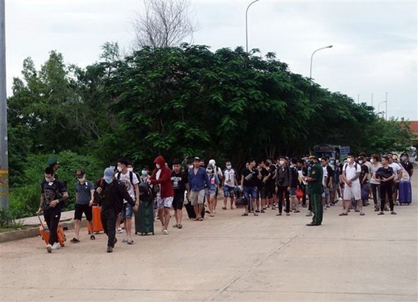 Kien Giang : accueil de davantage de citoyens vietnamiens de retour du Cambodge hinh anh 2