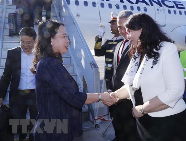 La vice-presidente Vo Thi Anh Xuan arrive en Tunisie pour le 18e Sommet de la Francophonie hinh anh 1