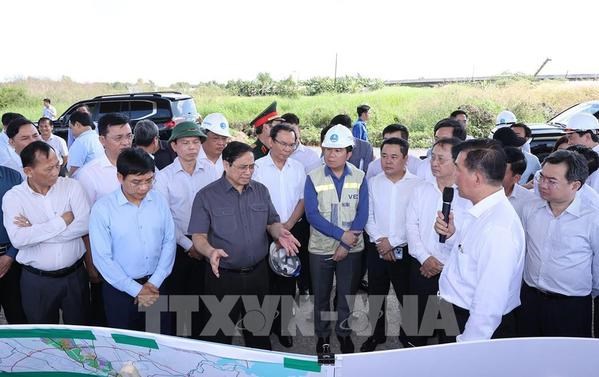 Le PM Pham Minh Chinh examine certains projets d'infrastructures a HCM-Ville hinh anh 2