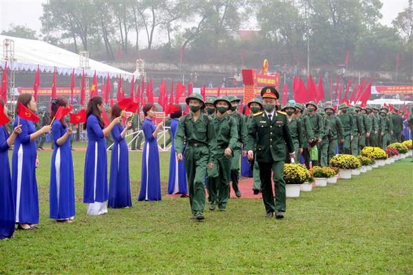 Des jeunes de Hanoi et d'autres localites heureux de faire leur service militaire hinh anh 3