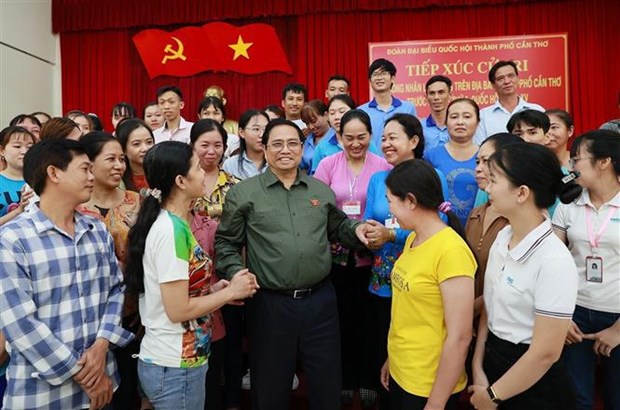Le Premier ministre Pham Minh Chinh rencontre les electeurs de la ville de Can Tho hinh anh 2