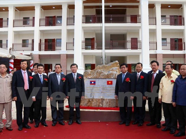 Inauguration d'une ecole laotienne financee par le Vietnam hinh anh 1