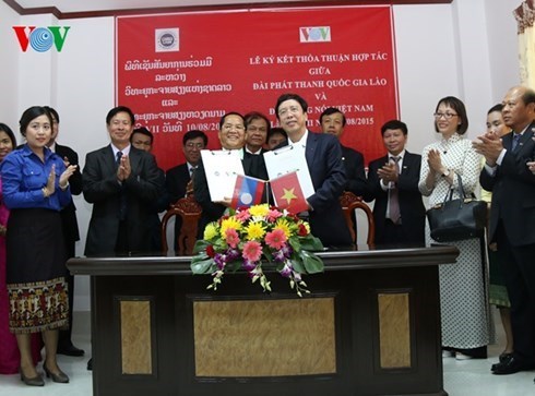Renforcement de la cooperation entre les radios nationales du Vietnam et du Laos hinh anh 1