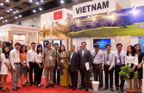 Le Vietnam participe a l’exposition KL Converge 2015 en Malaisie hinh anh 1