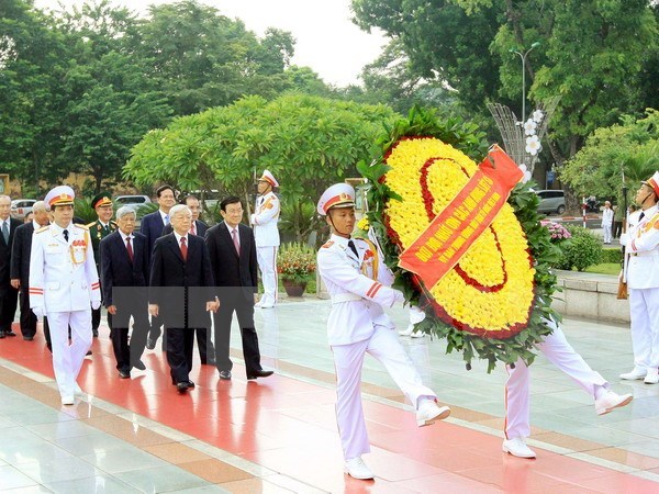 Fete nationale : Hommage au President Ho Chi Minh hinh anh 1