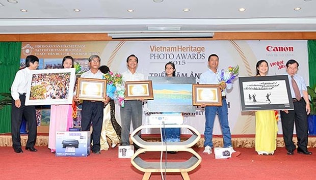 Ouverture de l’exposition «Photos sur le patrimoine du Vietnam 2015» hinh anh 1