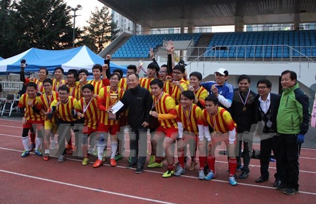 7e tournoi de football pour les etudiants vietnamiens en R. de Coree hinh anh 1