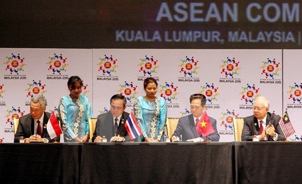 Les dirigeants saluent la creation de la Communaute de l'ASEAN hinh anh 1