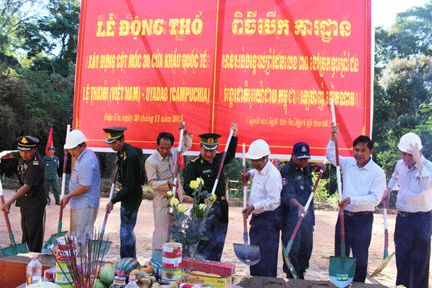 Mise en chantier de la borne N°30 a la frontiere Vietnam-Cambodge hinh anh 1